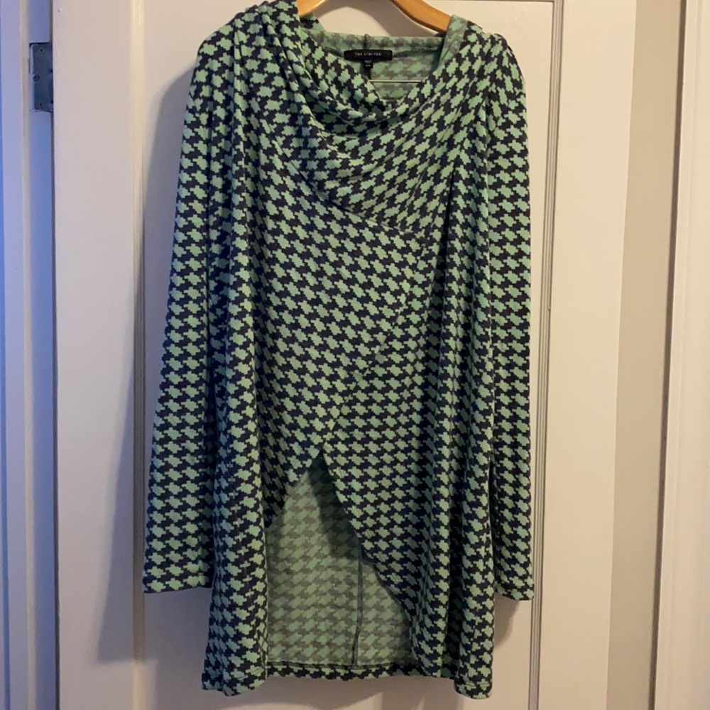 Limited Wrap Sweatwe